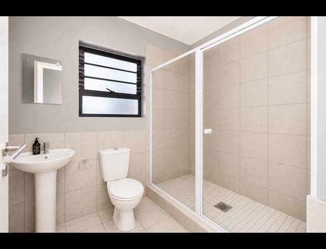 1 BEDROOM APARTMENT TO LET IN PARKLANDS
